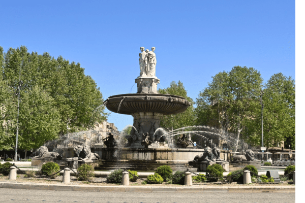 Fontaine Rotonde fountain on Cours Mirabeau during Aix-en-Provence history walking tour